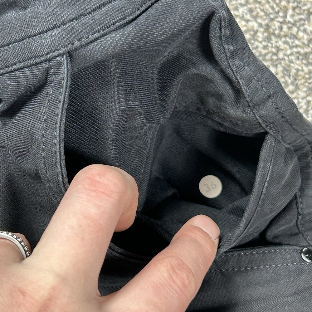 Lululemon Everyday Chino‎ Shorts Mens 36 Black Performance Golf Athleisure - Picture 8 of 12